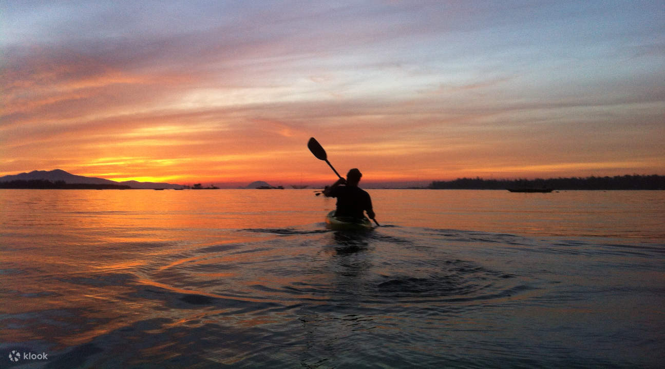 Sunrise Kayak – Bình Minh Trên Vịnh